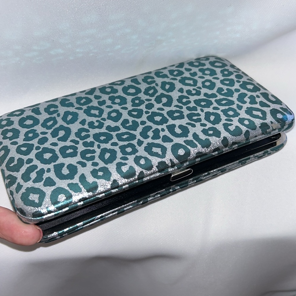 Metallic Green & Silver Cheetah Print Wallet - ID slot, credit card holders NWOT